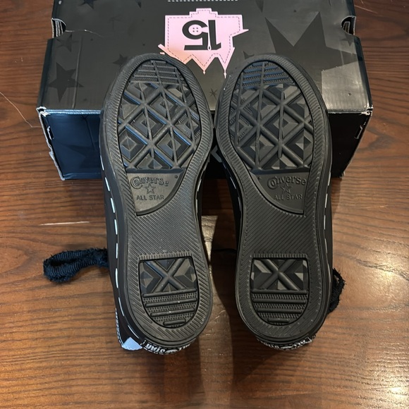 Limited edition Coraline x Converse - Picture 4 of 8